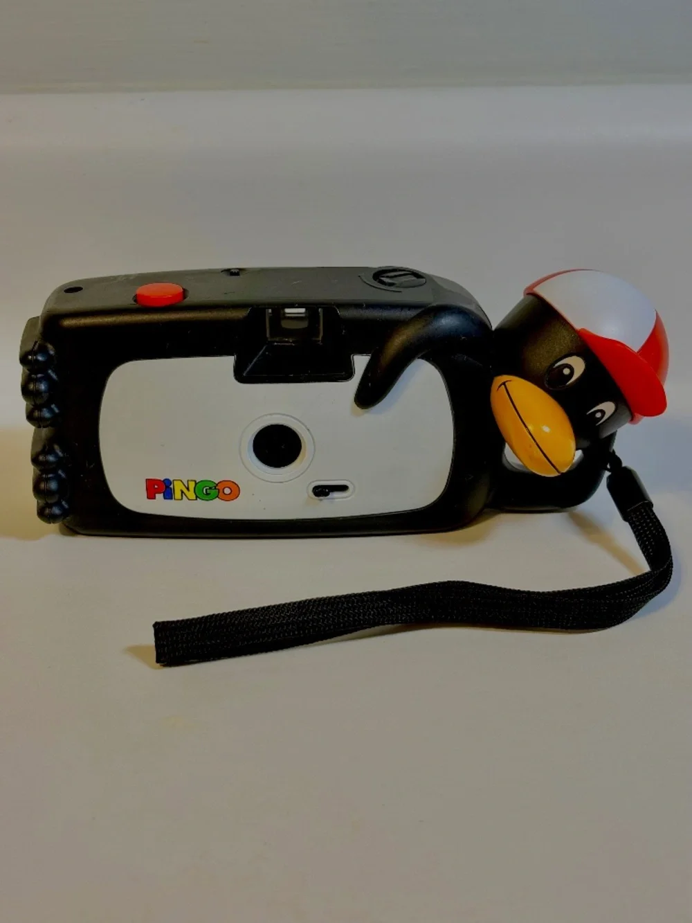 Vintage Pingo Penguin Point & Shoot Film Camera Novelty Pingvin Kitschy Rare
